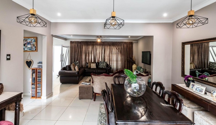 8 Bedroom Property for Sale in Abbotsford Eastern Cape